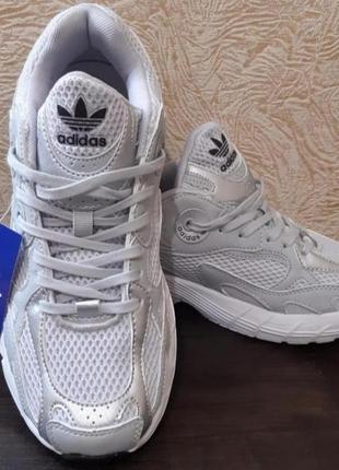 Кросiвки "adidas astir white"