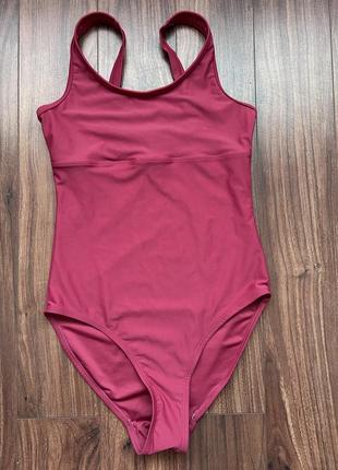 Слитный купальник