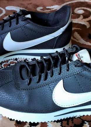 Кросовки nike унисекс,размер 38,стелька 24.4см