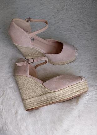 Босоніжки, еспадрільї  c'm paris