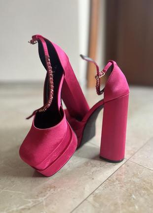 Туфлі в стилі bratz