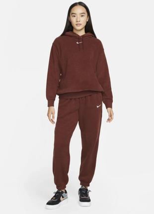 Nike sportswear essentials спортивный костюм