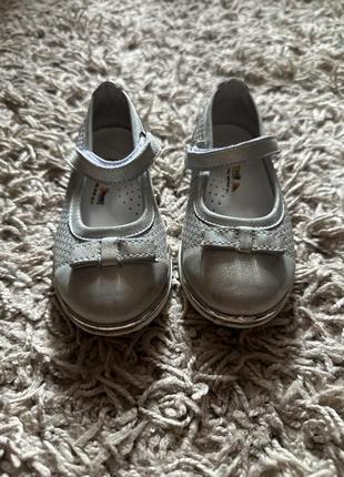 Детские кожаные туфельки для девочки