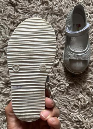 Детские кожаные туфельки для девочки