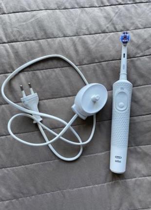 Електрична зубна щітка oral-b braun