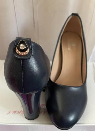 Туфлі жіночі