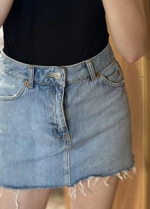 Джинсовая короткая юбка topshop