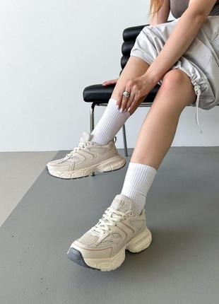 Стильні бежеві кросівки шкіряні гарної якості