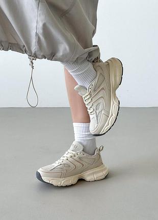 Стильні бежеві кросівки шкіряні гарної якості