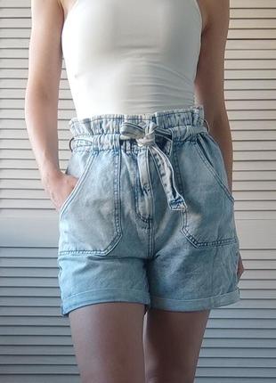 Джинові шорти від denim co