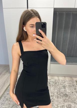 Маленькое черное платье