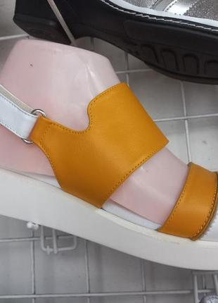 Босоніжки шкіряні туреччина