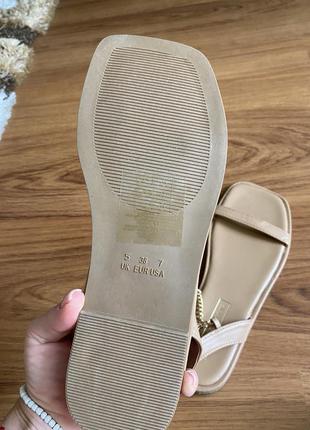 Бежеві босоніжки з ланцюжком босоніжки без каблука primark бежевые босоножки с...