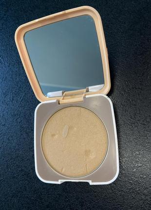 Компактна пудра balm me