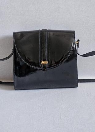 Кожаная лаковая сумочка bally