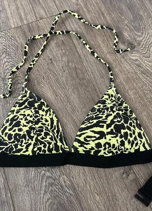 Купальник верх принтований салатовий чорний primark