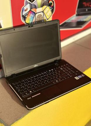 Б/у ноутбук fujitsu siemens a512 intel i5/6gb/128gb