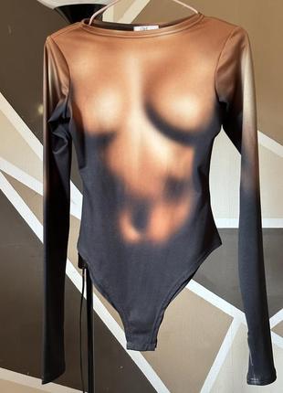 Боді з імітацією грудей, naked body