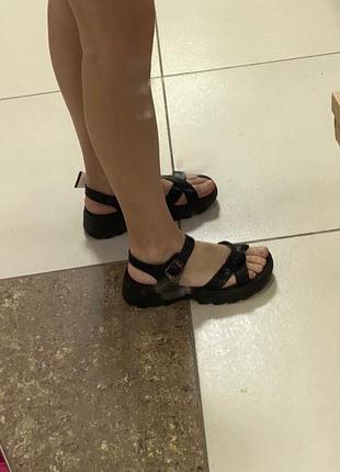 Чорні босоніжки еко-шкіра на платформі спортивні повсякденні