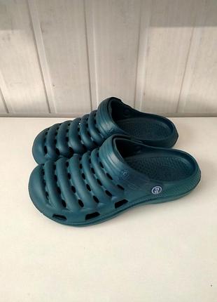 Крокси чоловічі,сині .т-5924.
ціна -250грн
розміри:41/42;42/43;43/44;45/46.