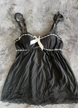 Черный пеньюар с рюшами