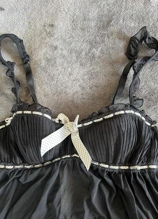 Черный пеньюар с рюшами