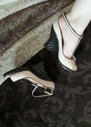Bottega venetta оригінал босоніжки пудрові