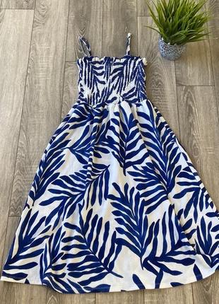 Сукня h&m міді біла з принтом листя сині на бретелях