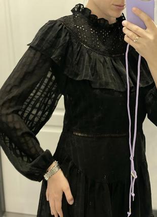 Платье черная из легкой ткани м