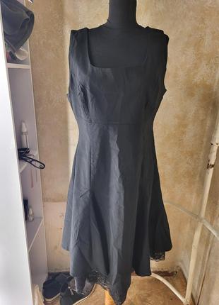 Платье сарафан черное 42 кружево приталенное клеш от греди талии солнуе полусолнце по фигуре без рукавов квадратный вырез7 фото