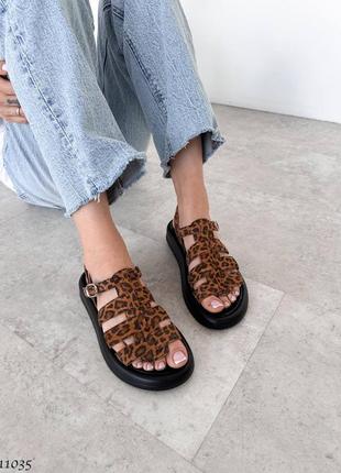 Трендові леопардові босоніжки переплетені натуральні 110352 фото