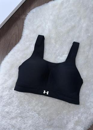 Спортивный топ under armour