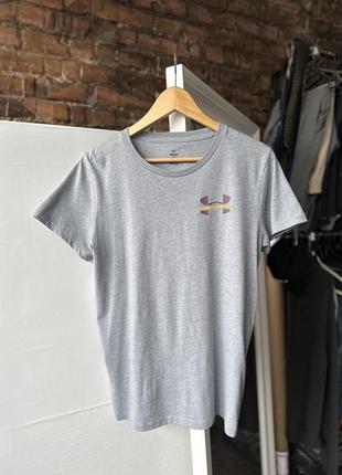 Очень крутая, оригинальная футболка от under armour gray womens