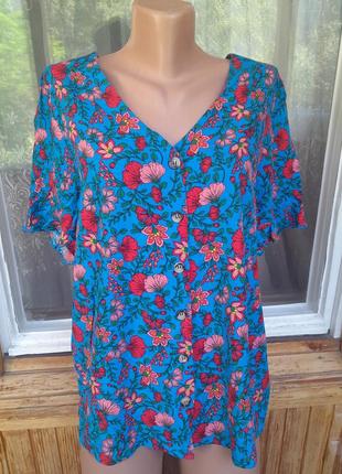 Романтична віскозна блуза в квітковий принт