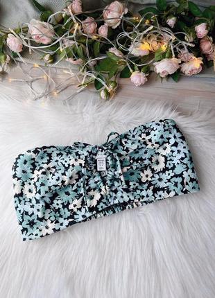 Топ бандо в квітковий принт на літо topshop