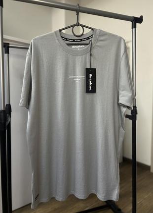 Крута футболка threadbare