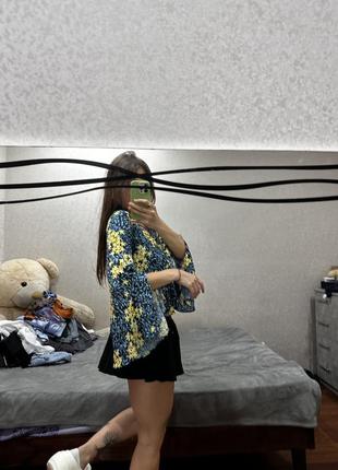 Блуза в цветы