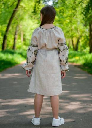4356 ексклюзивна дизайнерська вишиванка вишита сукня  з сімейної колекції4 фото