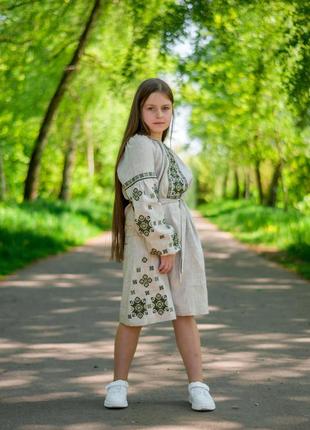 4356 ексклюзивна дизайнерська вишиванка вишита сукня  з сімейної колекції5 фото