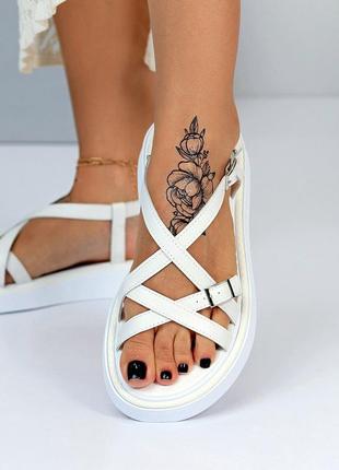 Стильные босоножки