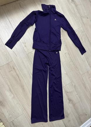 Спортивный костюм adidas
