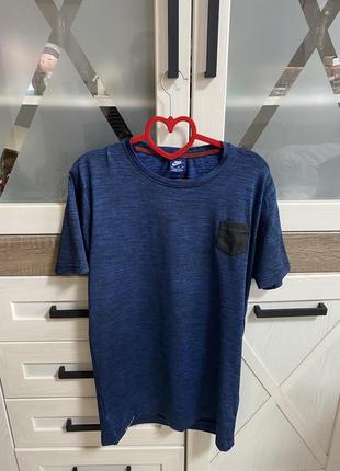 Чоловіча футболка