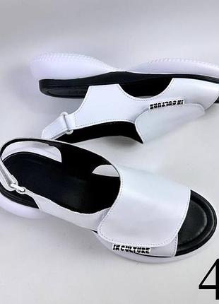 Босоніжки жіночі з натуральної шкіри білі на липучках