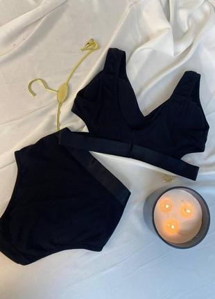 Комплект белья: топ, трусики