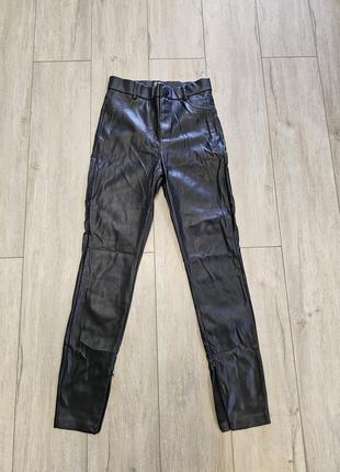 Кожаные брюки zara