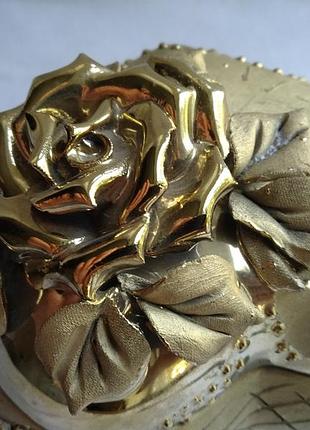 Шкатулка керамика в позолоте сердце.