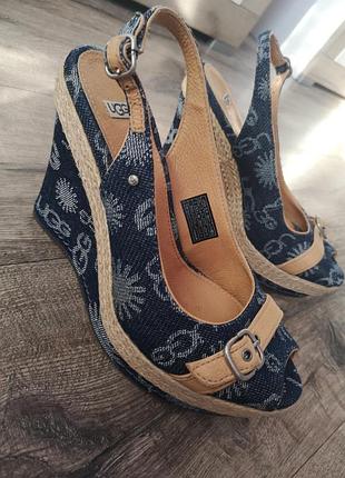 Босоніжки ugg australia розмір 8 us / євро 38