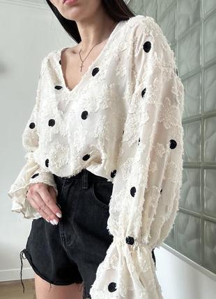 Стильна блуза вільного крою zara