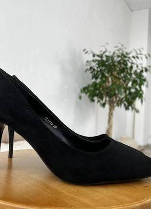 Жіночі туфлі на шпильці