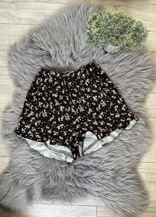 Красиві шорти